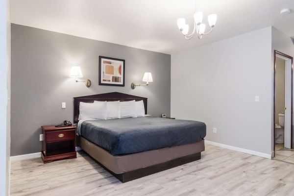 GUESTHOUSE INN & SUITES MONTESANO (Montesano)